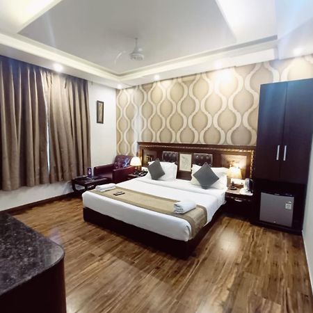 Hotel Waterfall Paschim Vihar Delhi Luaran gambar