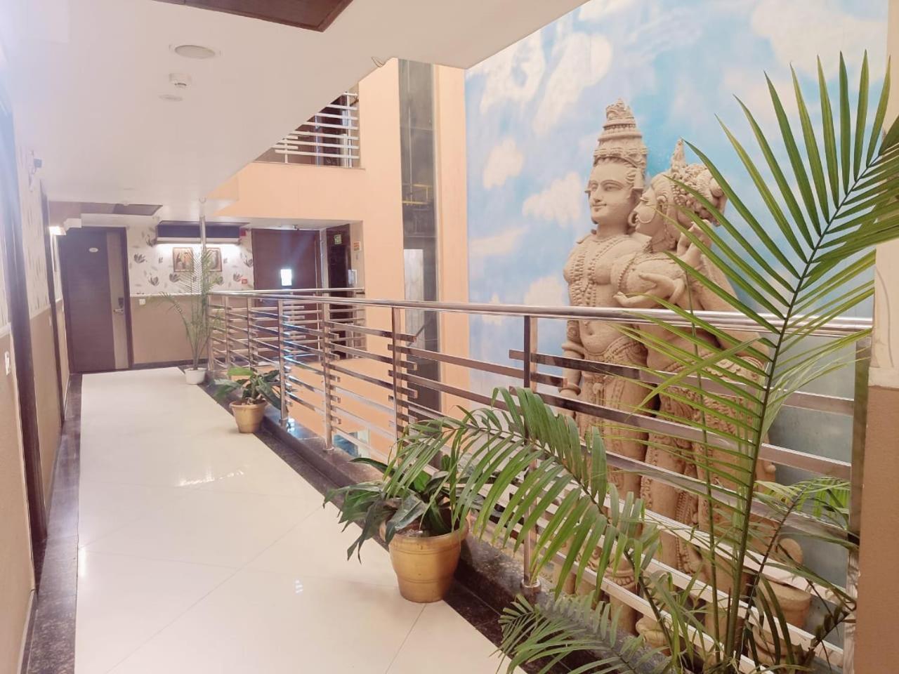 Hotel Waterfall Paschim Vihar Delhi Luaran gambar